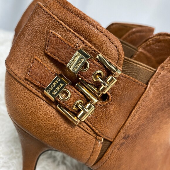 Vince Camuto VC-Elaina Warm Brown Leather Gold Side Buckle Heel Booties 7.5 - Picture 5 of 11